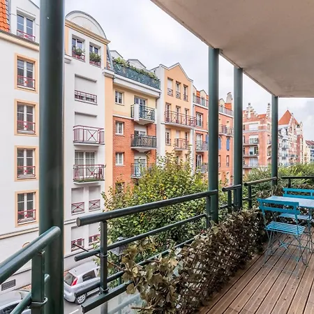Bel Bien Situe Avec Balcon Et Parking Apartment